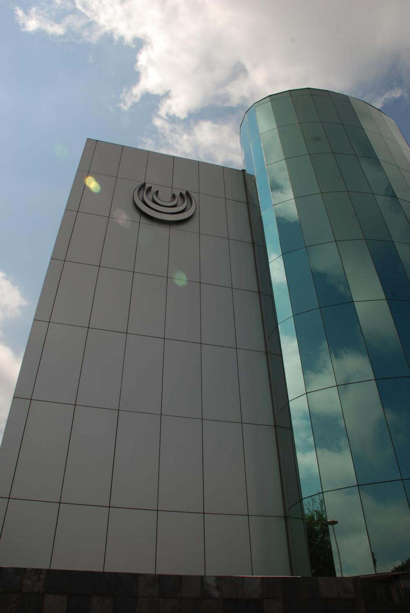 Southern Sun Or Tambo International Airport Kempton Park Exterior foto The building of the university
